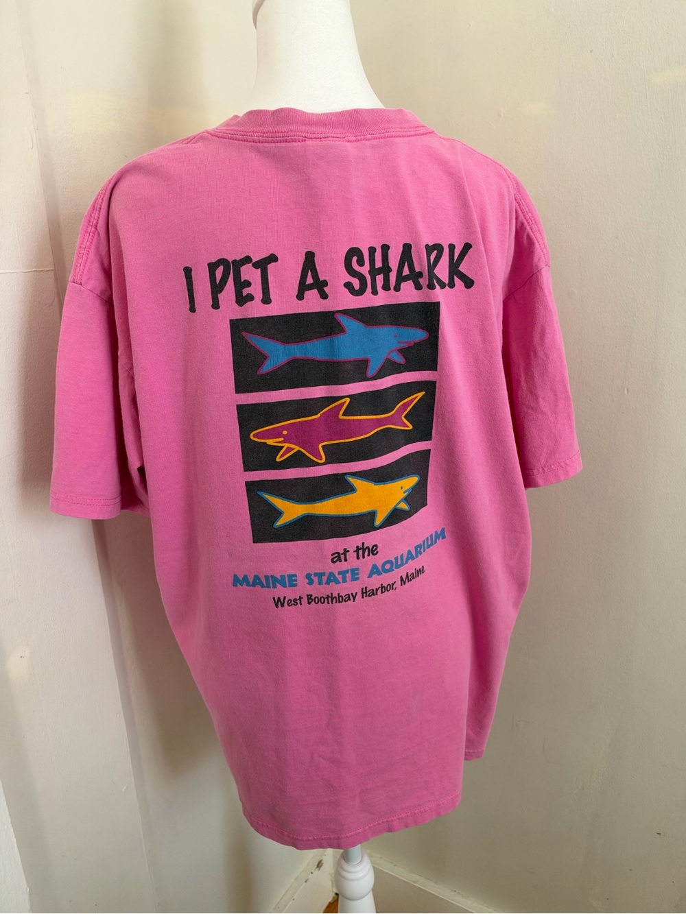 Vintage Pink “I Pet A Shark” Maine Aquarium Unisex Cotton Tshirt Size Large